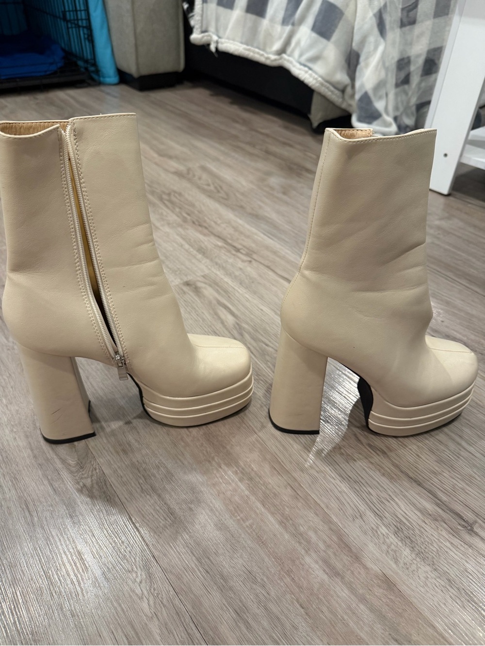 Women’s Princess Polly Platform Boots - Size 8 - Cream - Picture 4 of 9